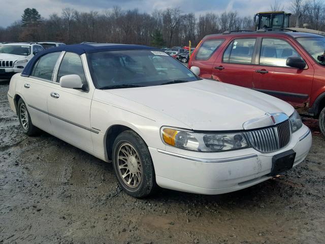 1LNHM82W0YY907511 - 2000 LINCOLN TOWN CAR S WHITE photo 1