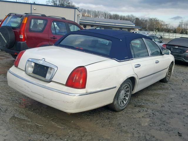 1LNHM82W0YY907511 - 2000 LINCOLN TOWN CAR S WHITE photo 4