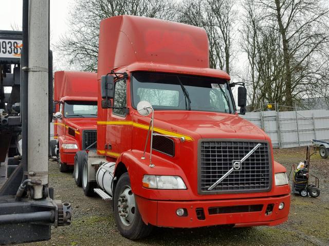 4V4MC9GH74N356905 - 2004 VOLVO VN VNM RED photo 1