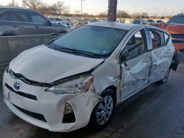 JTDKDTB33E1074102 - 2014 TOYOTA PRIUS C WHITE photo 2