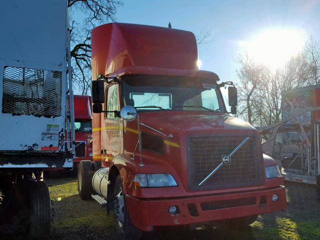 4V4M19GH26N399430 - 2006 VOLVO VN VNM RED photo 1