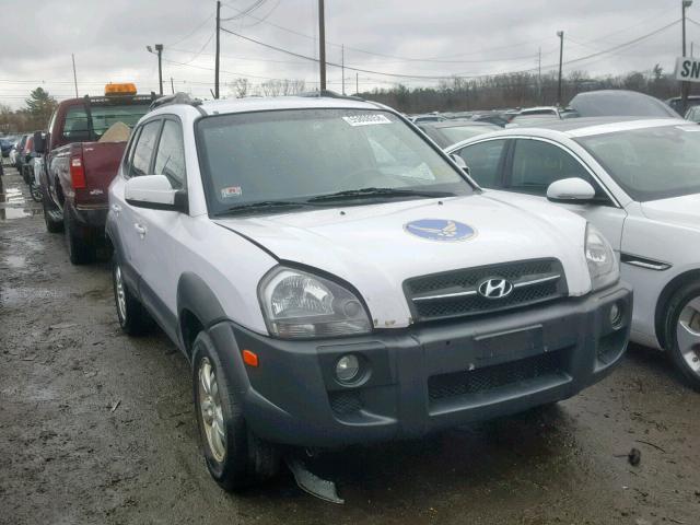 KM8JN72D28U877538 - 2008 HYUNDAI TUCSON SE WHITE photo 1