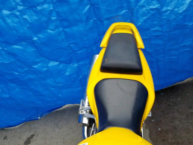 JS1VP53A442103722 - 2004 SUZUKI SV650 YELLOW photo 6