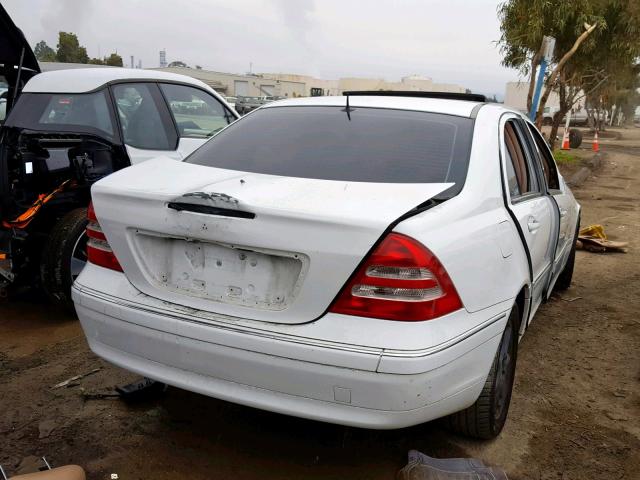 WDBRF61J51F076312 - 2001 MERCEDES-BENZ C 240 WHITE photo 4