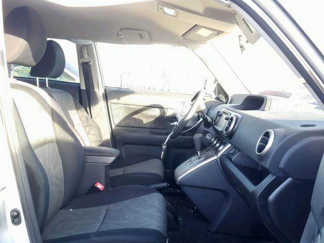JTLZE4FE3FJ079934 - 2015 TOYOTA SCION XB 银色 照片 5