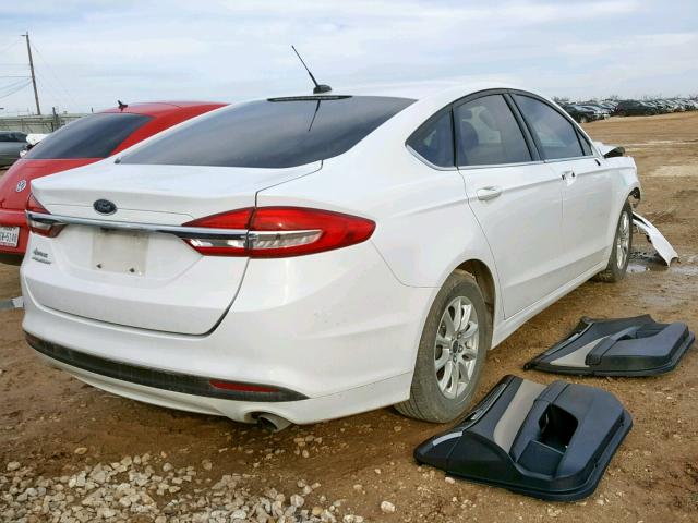 3FA6P0G72HR179121 - 2017 FORD FUSION S WHITE photo 4