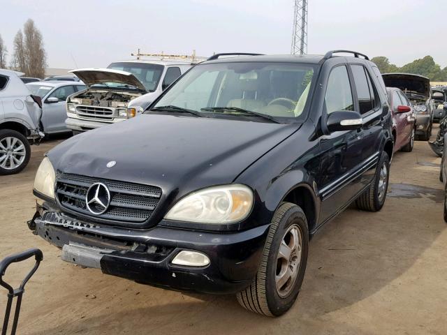 4JGAB54E43A378186 - 2003 MERCEDES-BENZ ML 320 BLACK photo 2