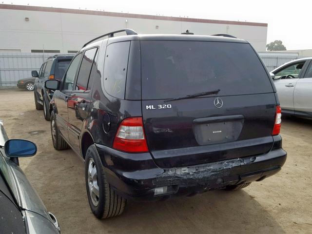 4JGAB54E43A378186 - 2003 MERCEDES-BENZ ML 320 BLACK photo 3