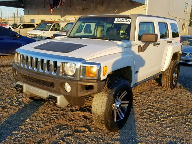 5GTEN13E288157720 - 2008 HUMMER H3 WHITE photo 2