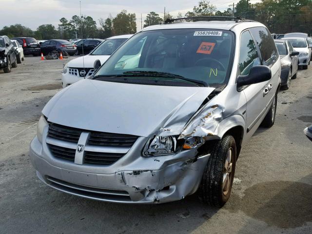 1D4GP45R45B276639 - 2005 DODGE CARAVAN SX SILVER photo 2