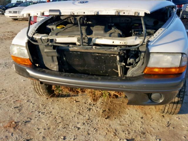 1B7GG12XX2S615818 - 2002 DODGE DAKOTA BAS WHITE photo 9