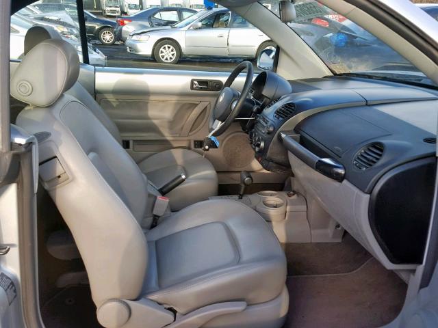 3VWCK21Y03M324992 - 2003 VOLKSWAGEN NEW BEETLE Gümüş foto 5