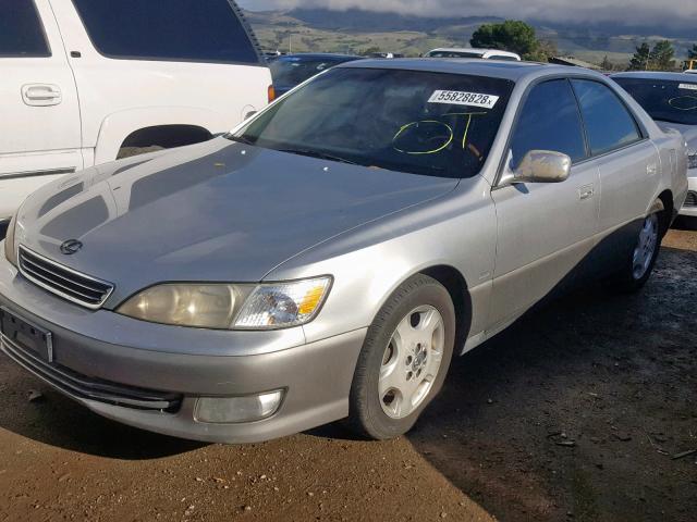 JT8BF28G0Y5103016 - 2000 LEXUS ES 300 SILVER photo 2