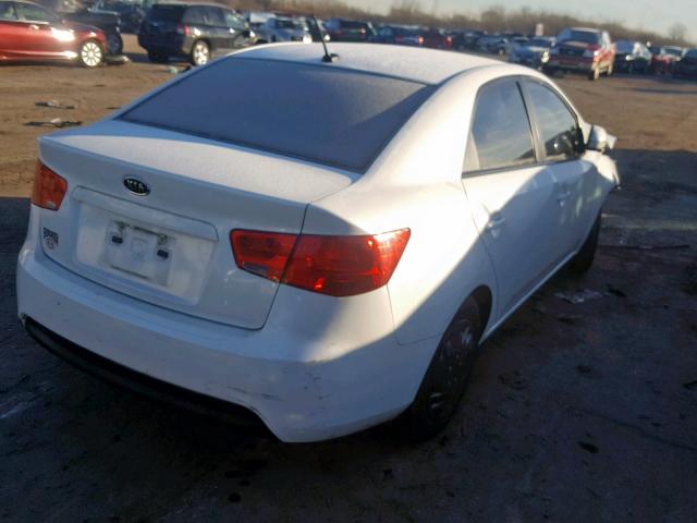 KNAFU4A23D5681766 - 2013 KIA FORTE EX WHITE photo 4