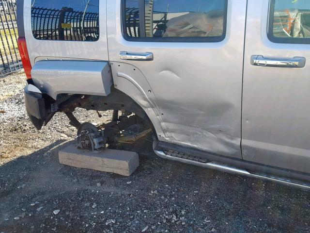 5GTDN136768296288 - 2006 HUMMER H3 SILVER photo 9