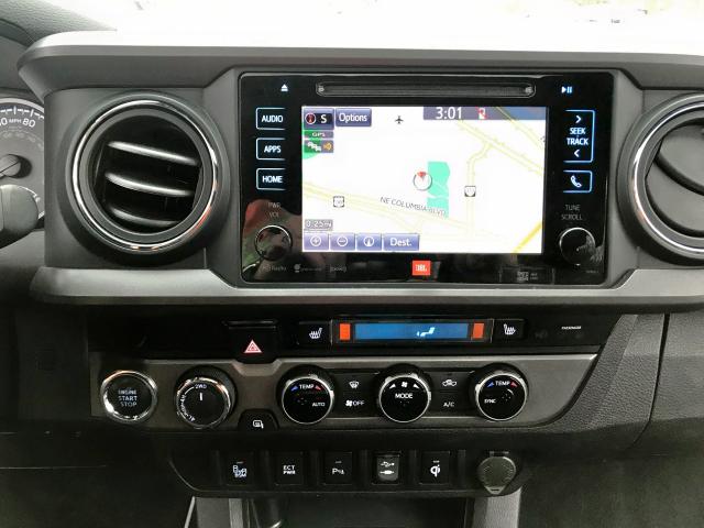 5TFDZ5BN3HX022252 - 2017 TOYOTA TACOMA DOU WHITE photo 9