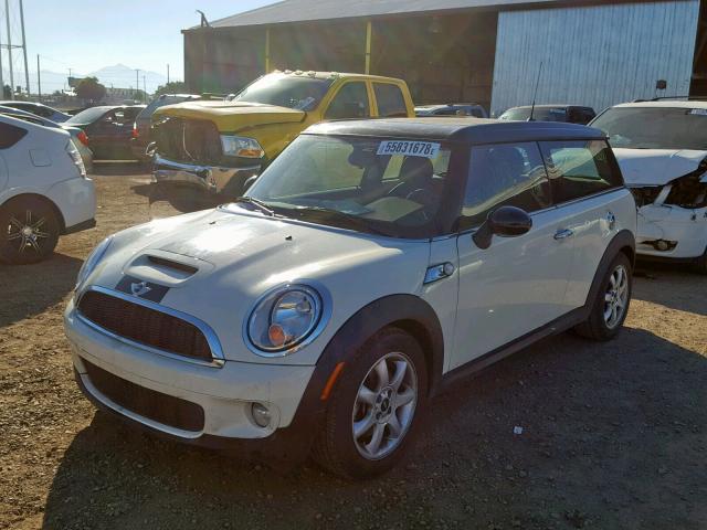 WMWMM33559TP74462 - 2009 MINI COOPER S C WHITE photo 2