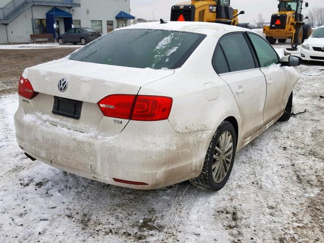 3VWLL7AJ8CM347921 - 2012 VOLKSWAGEN JETTA TDI WHITE photo 4