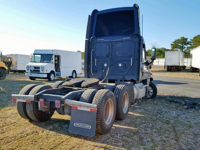 3AKJGEDR0HSJJ9955 - 2017 FREIGHTLINER CASCADIA 1 BLUE photo 4