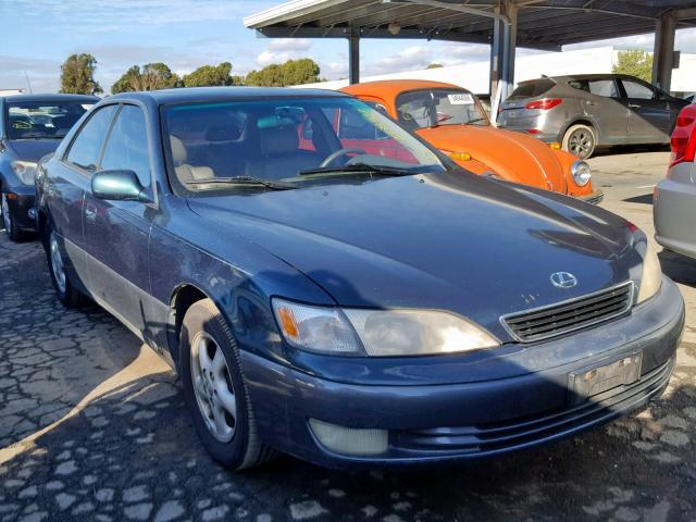 JT8BF28G7W5040803 - 1998 LEXUS ES 300 GREEN photo 1