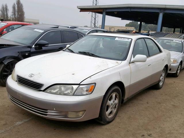 JT8BF28G8X0172256 - 1999 LEXUS ES 300 WHITE photo 2