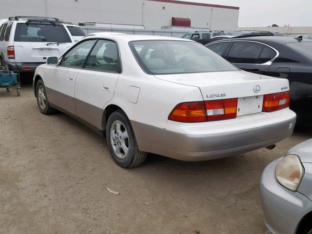 JT8BF28G8X0172256 - 1999 LEXUS ES 300 WHITE photo 3