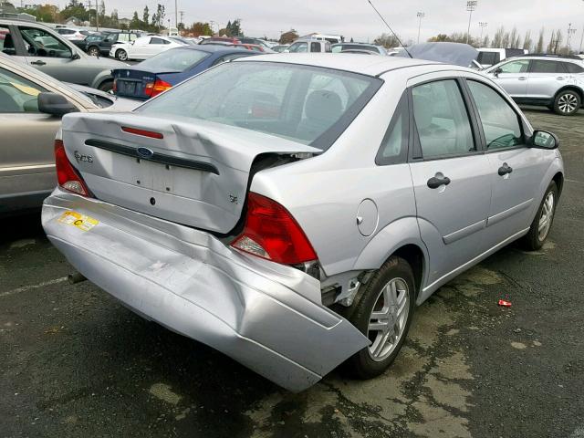 1FAHP34373W180976 - 2003 FORD FOCUS SE C SILVER photo 4