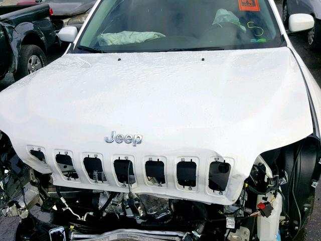 1C4PJLCB4KD221803 - 2019 JEEP CHEROKEE L WHITE photo 7