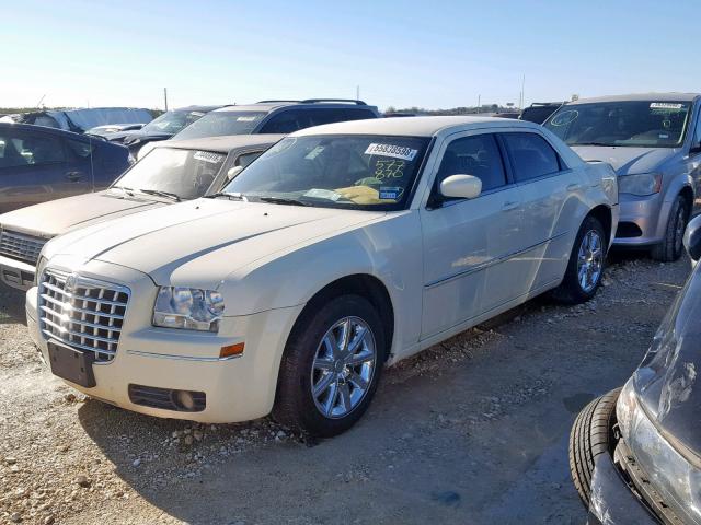 2C3LA53V49H577870 - 2009 CHRYSLER 300 TOURIN CREAM photo 2