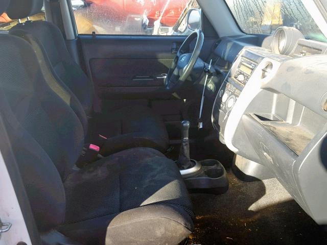 JTLKT334050208679 - 2005 TOYOTA SCION XB 白色 照片 5