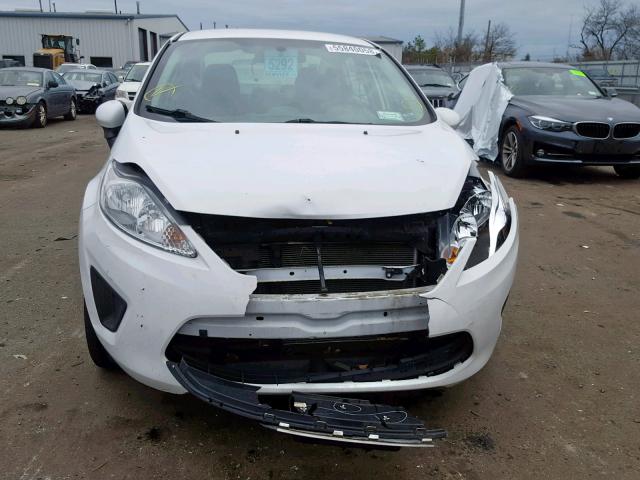 3FADP4BJ7DM148939 - 2013 FORD FIESTA SE WHITE photo 10