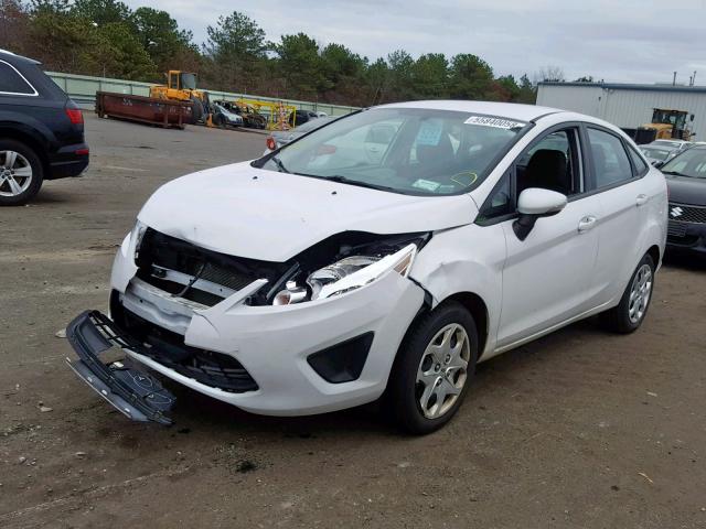 3FADP4BJ7DM148939 - 2013 FORD FIESTA SE WHITE photo 2