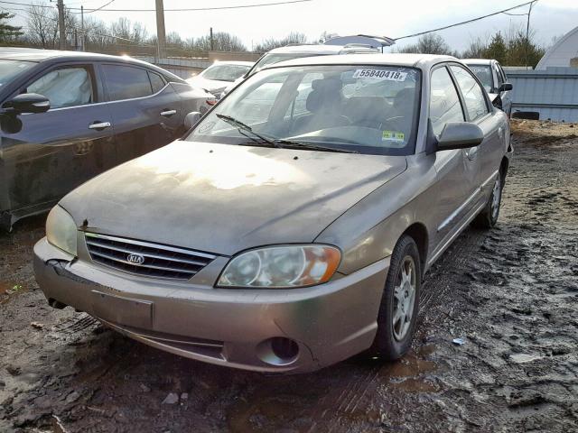 KNAFB121625148043 - 2002 KIA SPECTRA BA BEIGE photo 2