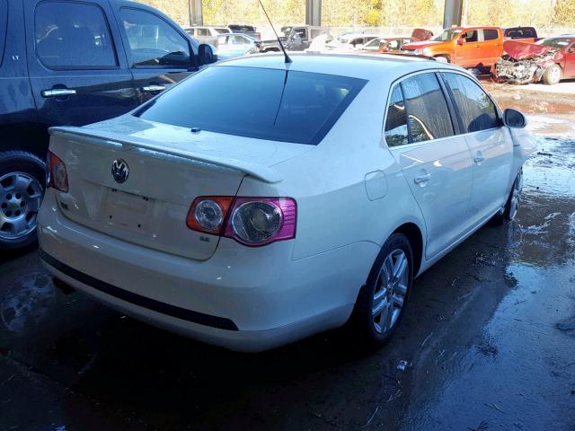 3VWEF71K67M166637 - 2007 VOLKSWAGEN JETTA WOLF WHITE photo 4