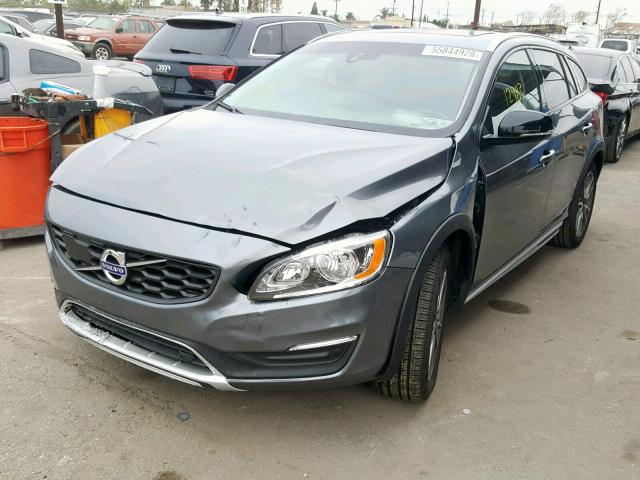 YV440MWK3J2054445 - 2018 VOLVO V60 CROSS GRAY photo 2