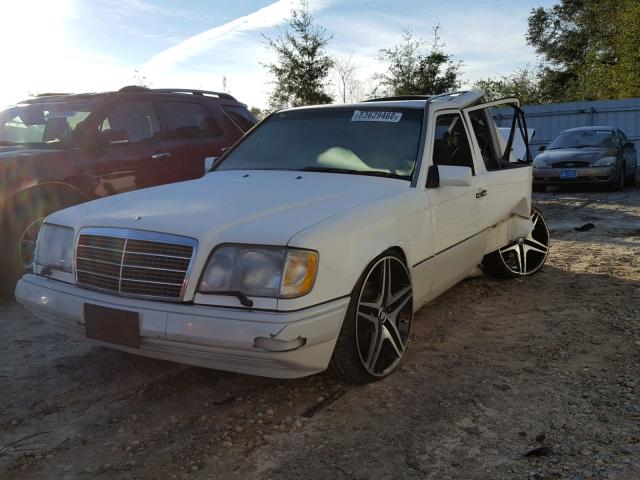 WDBEA34E5RC069559 - 1994 MERCEDES-BENZ E 420 WHITE photo 2