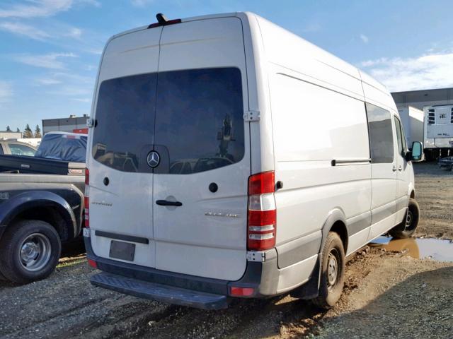 8BTPE8DD7GE128270 - 2016 MERCEDES-BENZ SPRINTER 2 WHITE photo 4