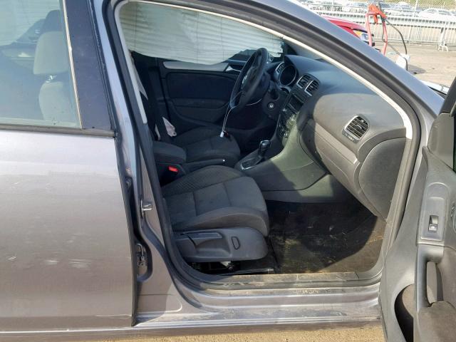 WVWDB7AJ5DW104188 - 2013 VOLKSWAGEN GOLF 灰色 照片 5