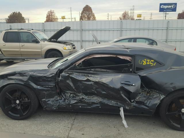 2G1FA1E38C9162574 - 2012 CHEVROLET CAMARO LS GRAY photo 9