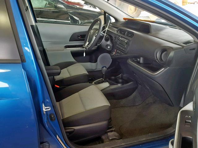 JTDKDTB39E1571106 - 2014 TOYOTA PRIUS C BLUE photo 5