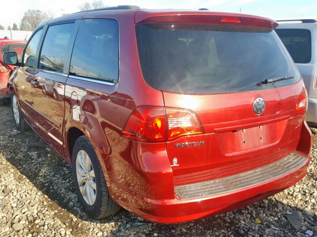 2C4RVABG3CR390319 - 2012 VOLKSWAGEN ROUTAN SE RED photo 3