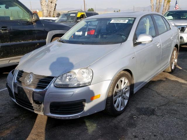 3VWRA7AJ7AM049342 - 2010 VOLKSWAGEN JETTA WOLF SILVER photo 2