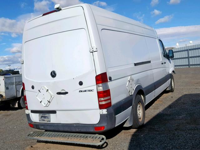 WD3PE8CB0B5580992 - 2011 MERCEDES-BENZ SPRINTER 2 WHITE photo 4