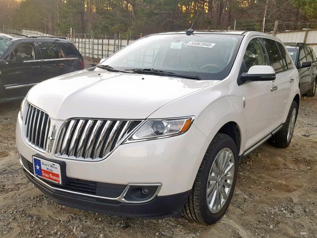 2LMDJ8JK9DBL29913 - 2013 LINCOLN MKX WHITE photo 2