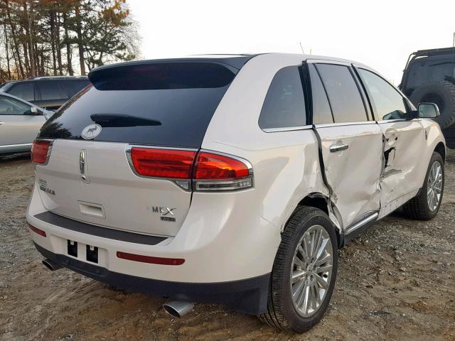 2LMDJ8JK9DBL29913 - 2013 LINCOLN MKX WHITE photo 4