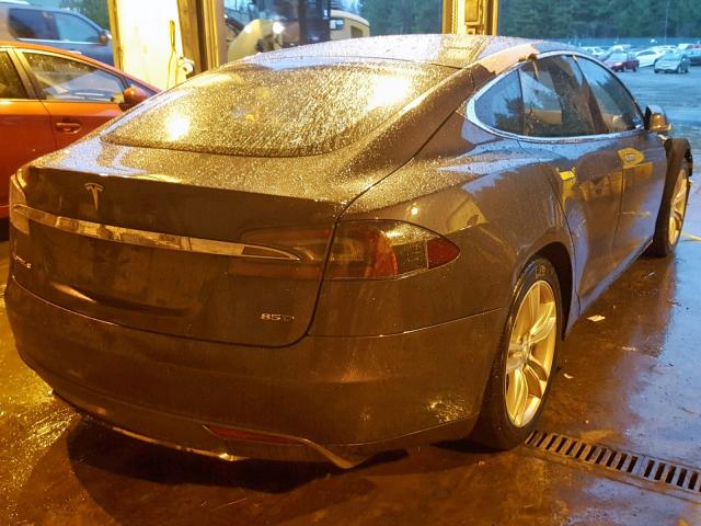 5YJSA1H21FF080811 - 2015 TESLA MODEL S 85 GRAY photo 4