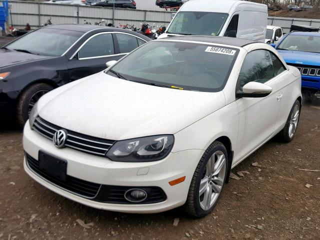 WVWFW8AH7EV003158 - 2014 VOLKSWAGEN EOS LUX Biały zdjęcie 2