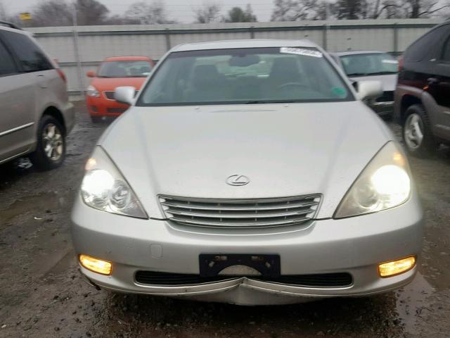 JTHBF30G720037568 - 2002 LEXUS ES 300 SILVER photo 9