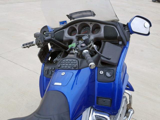 1HFSC47075A401789 - 2005 HONDA GL1800 BLUE photo 5