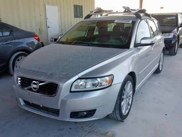 YV1672MW9B2612828 - 2011 VOLVO V50 T5 SILVER photo 2